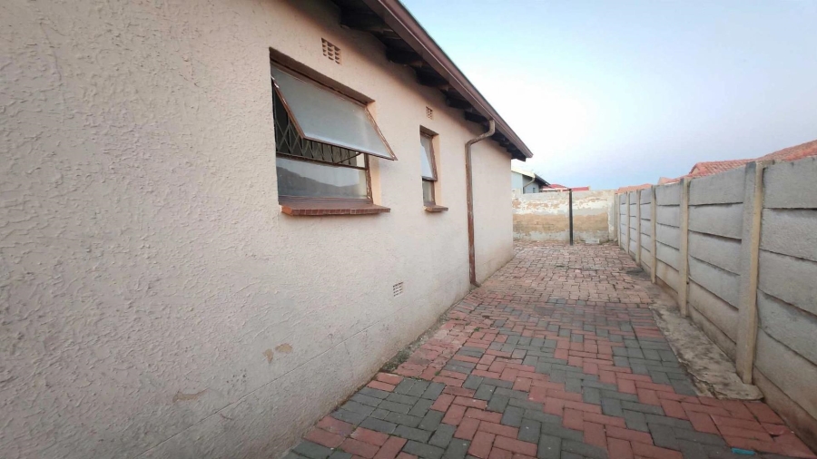3 Bedroom Property for Sale in Alveda Park Gauteng