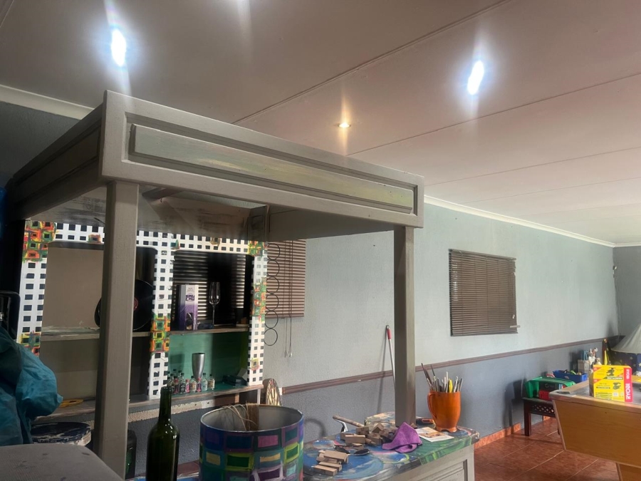 5 Bedroom Property for Sale in Brackendowns Gauteng