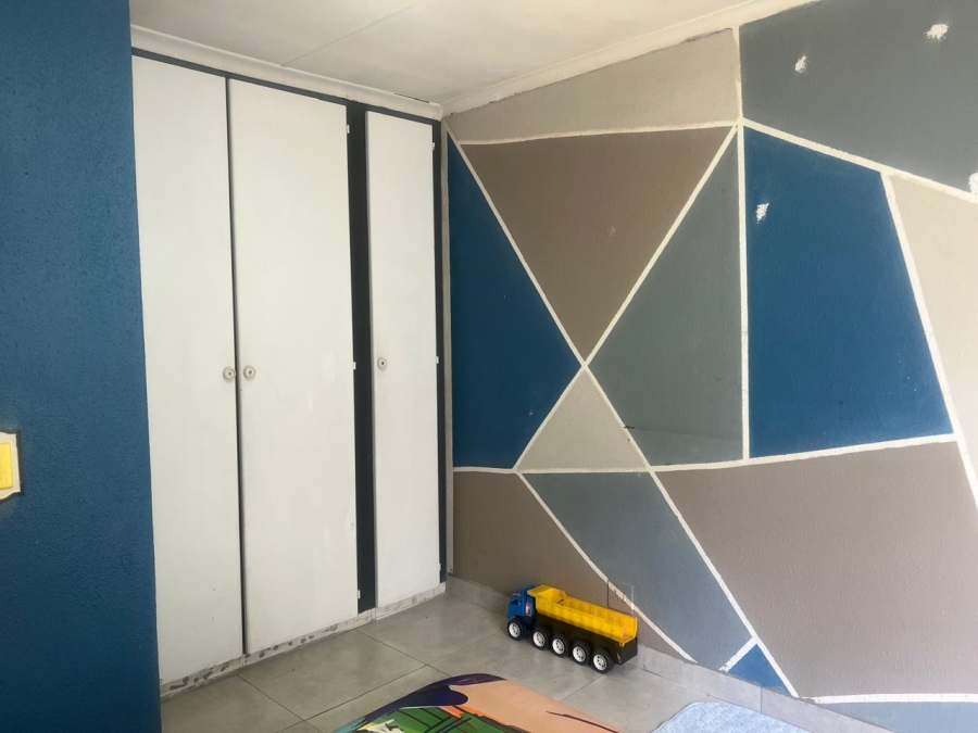 5 Bedroom Property for Sale in Brackendowns Gauteng