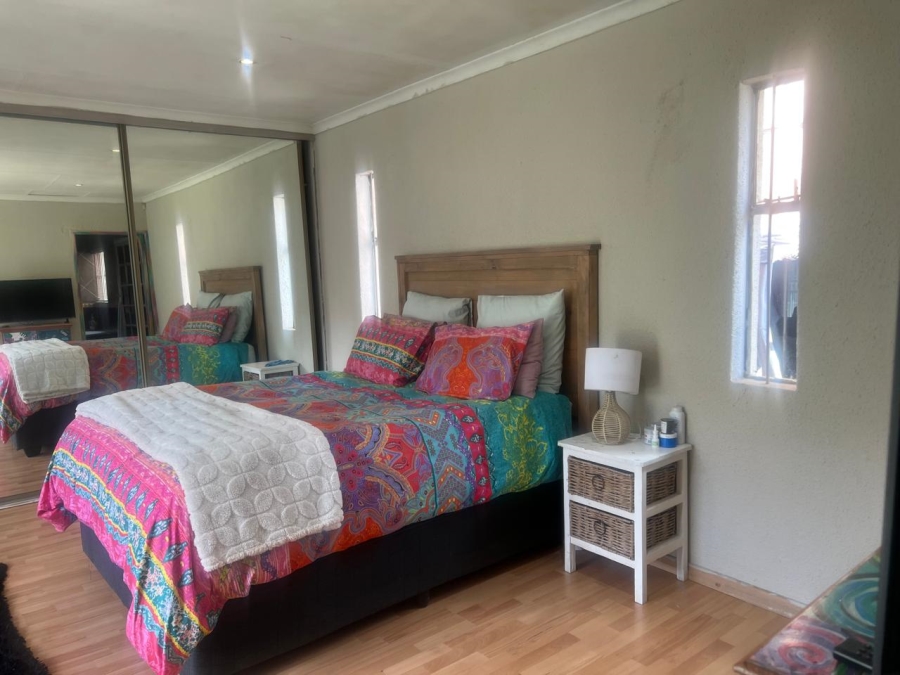5 Bedroom Property for Sale in Brackendowns Gauteng