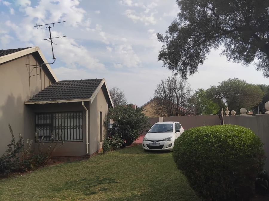 3 Bedroom Property for Sale in Dawn Park Gauteng