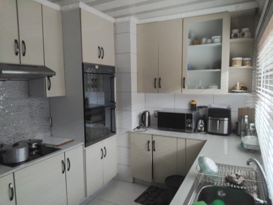 3 Bedroom Property for Sale in Dawn Park Gauteng