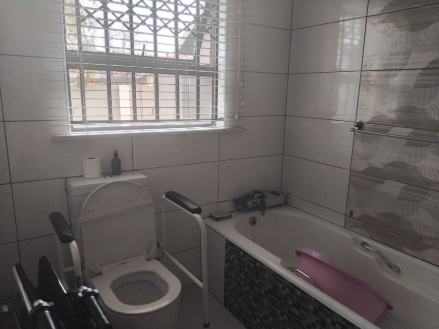 3 Bedroom Property for Sale in Dawn Park Gauteng