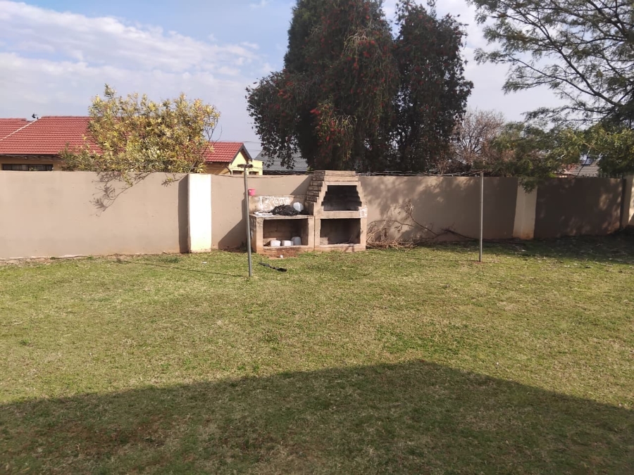 3 Bedroom Property for Sale in Dawn Park Gauteng