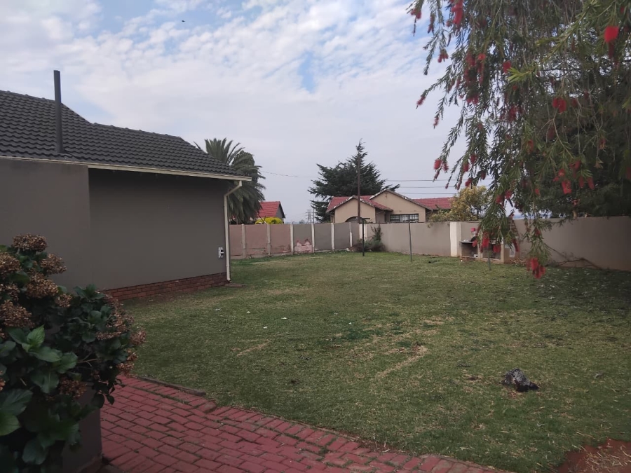 3 Bedroom Property for Sale in Dawn Park Gauteng