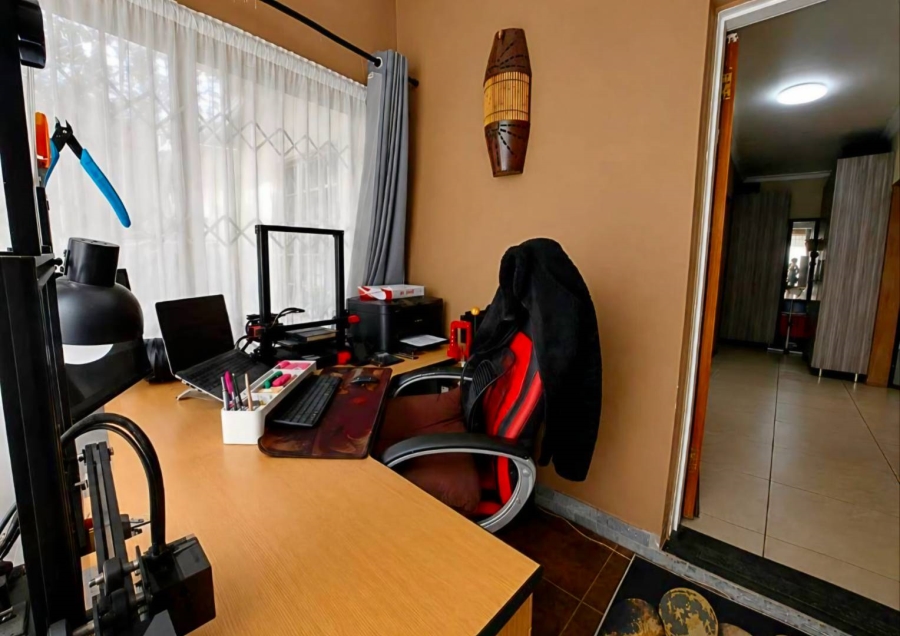 3 Bedroom Property for Sale in Rothdene Gauteng