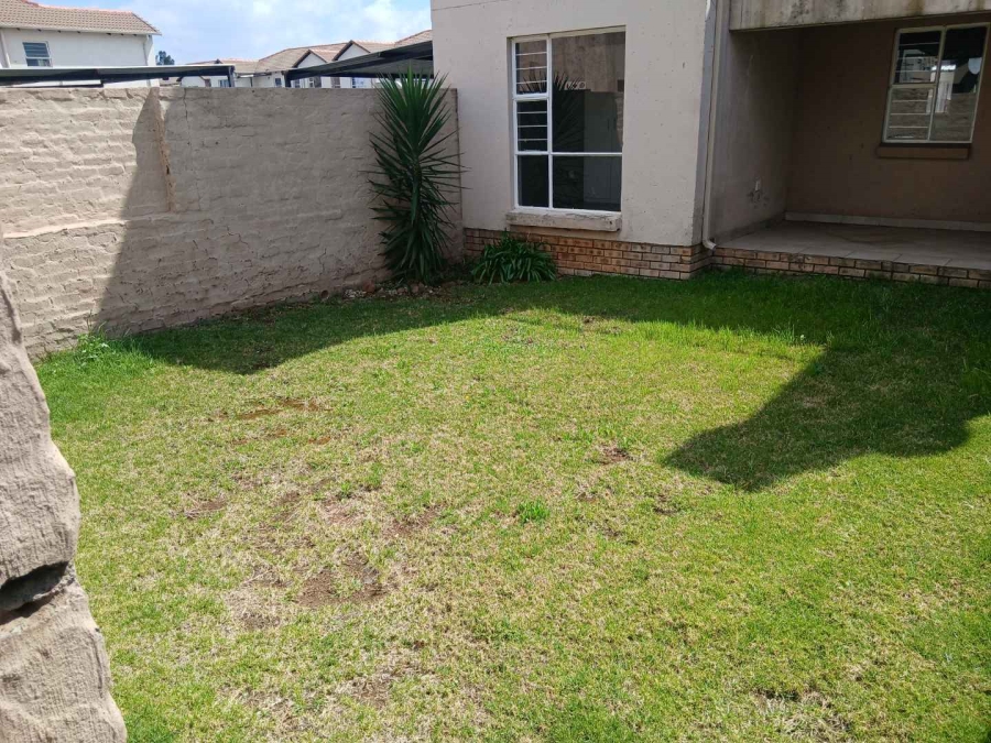 To Let 2 Bedroom Property for Rent in Albertsdal Gauteng