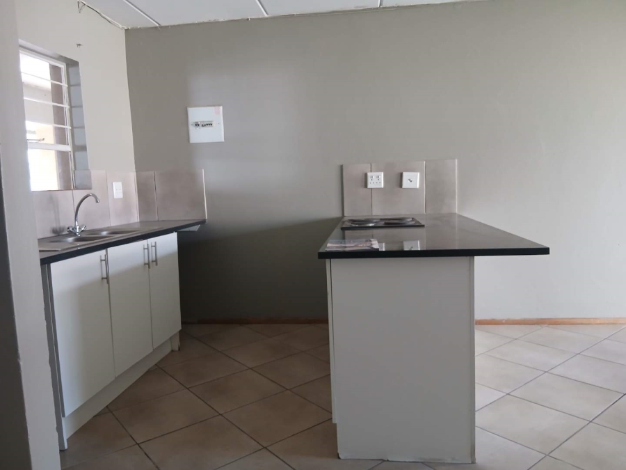 2 Bedroom Property for Sale in Albertsdal Gauteng