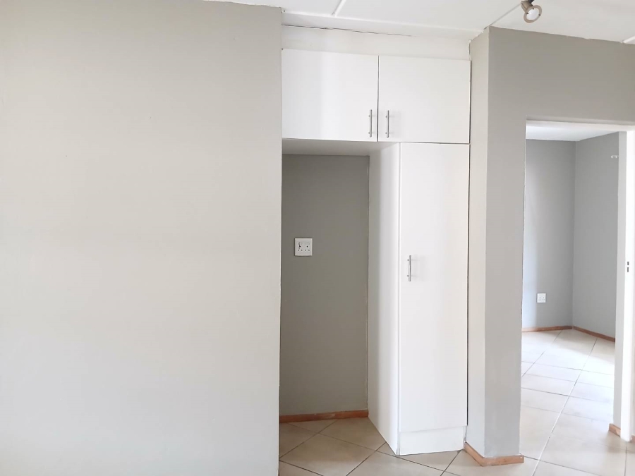 2 Bedroom Property for Sale in Albertsdal Gauteng