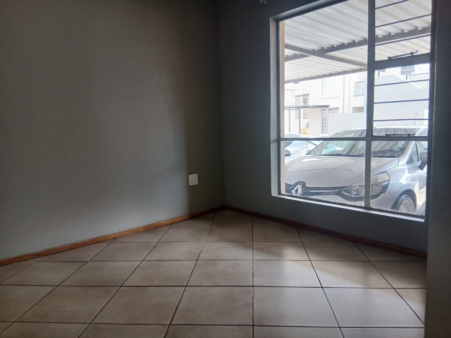 2 Bedroom Property for Sale in Albertsdal Gauteng