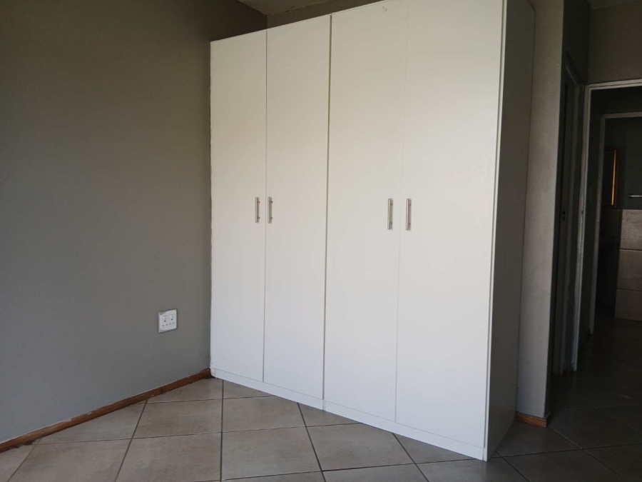 2 Bedroom Property for Sale in Albertsdal Gauteng