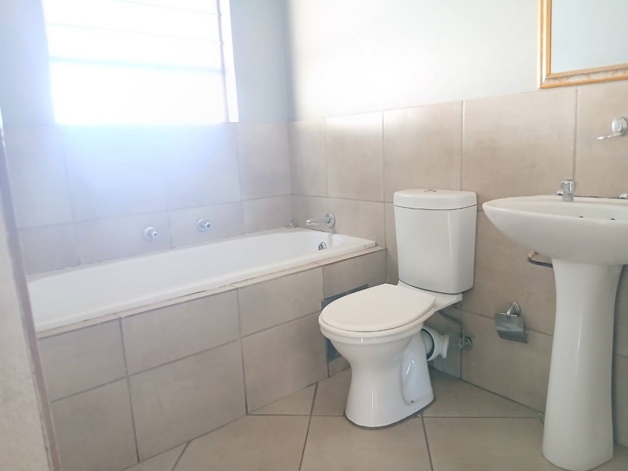 2 Bedroom Property for Sale in Albertsdal Gauteng