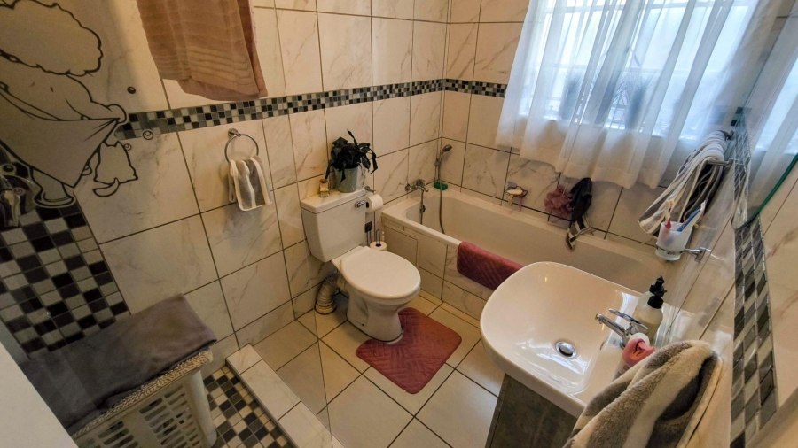 3 Bedroom Property for Sale in Brackenhurst Gauteng
