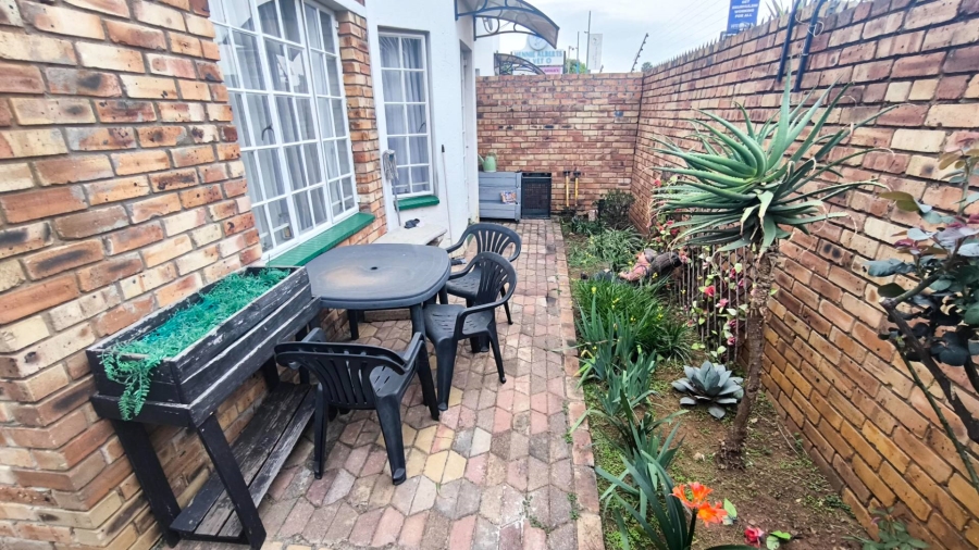 3 Bedroom Property for Sale in Brackenhurst Gauteng