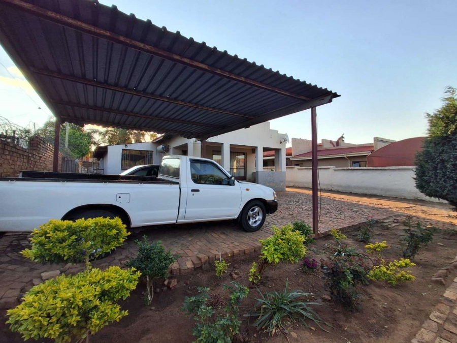 4 Bedroom Property for Sale in Jan Niemand Park Gauteng