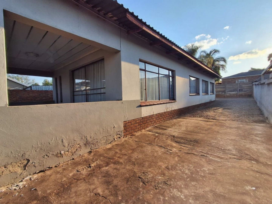 4 Bedroom Property for Sale in Jan Niemand Park Gauteng
