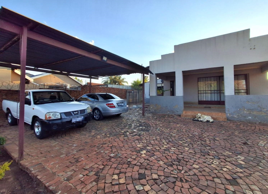 4 Bedroom Property for Sale in Jan Niemand Park Gauteng