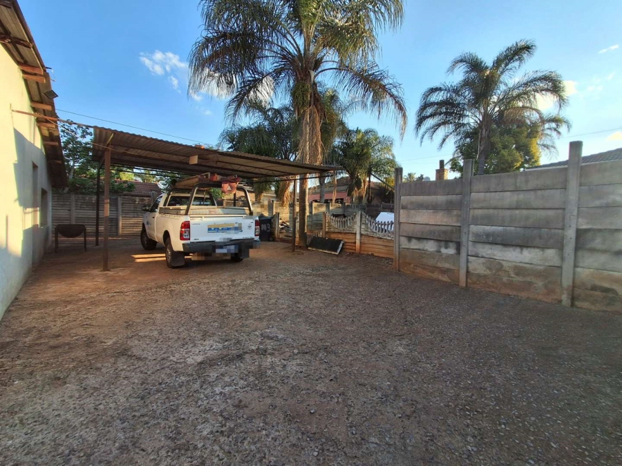 4 Bedroom Property for Sale in Jan Niemand Park Gauteng