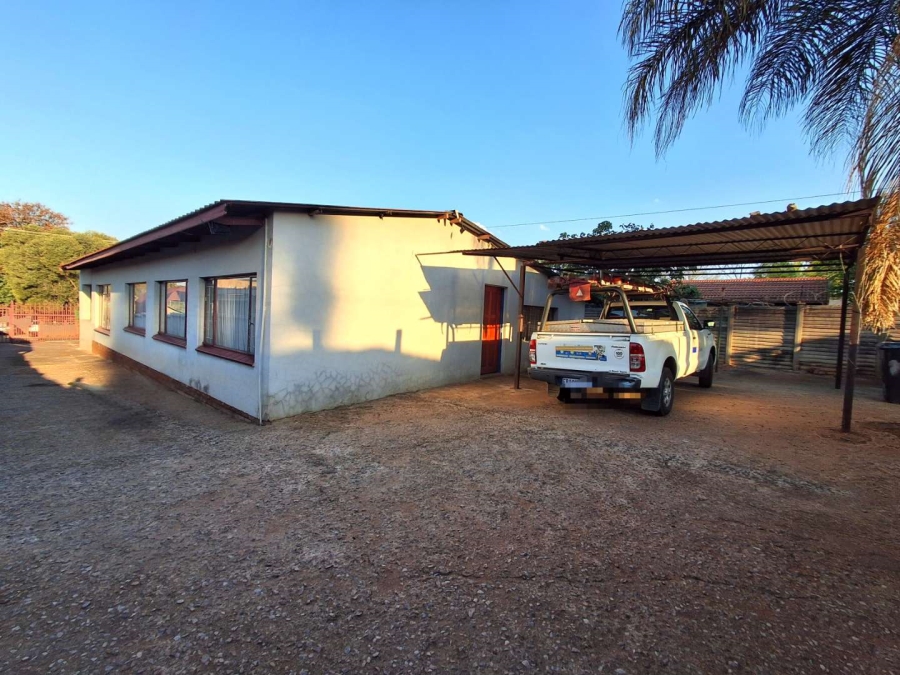 4 Bedroom Property for Sale in Jan Niemand Park Gauteng