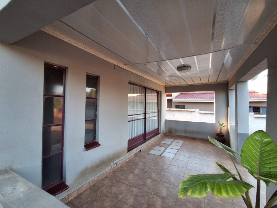 4 Bedroom Property for Sale in Jan Niemand Park Gauteng