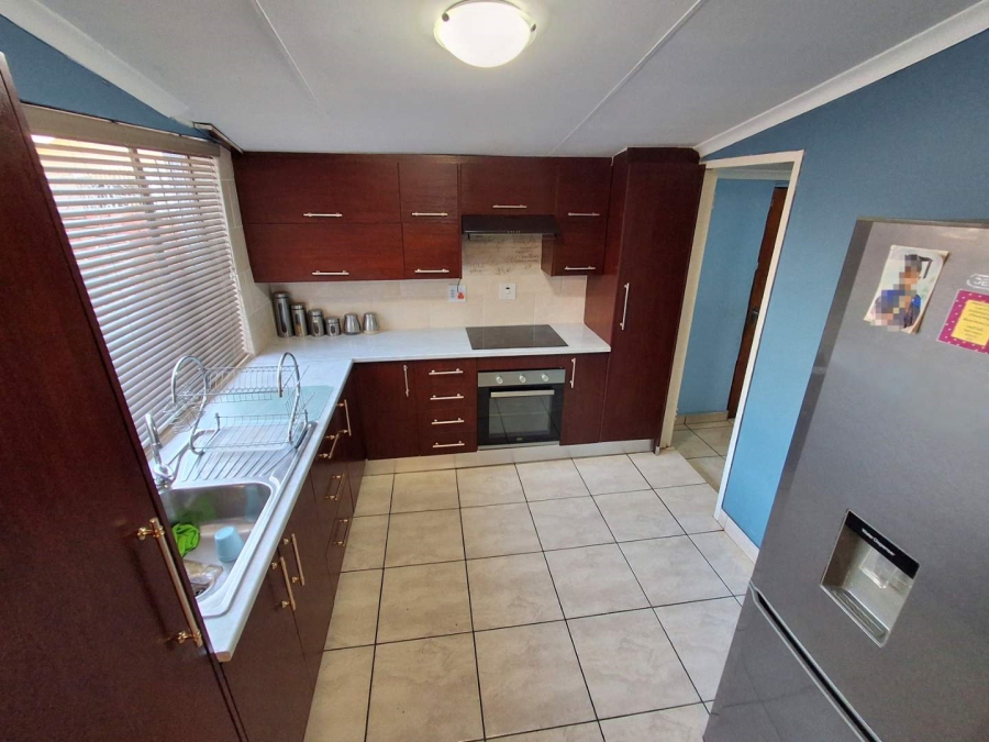 4 Bedroom Property for Sale in Jan Niemand Park Gauteng