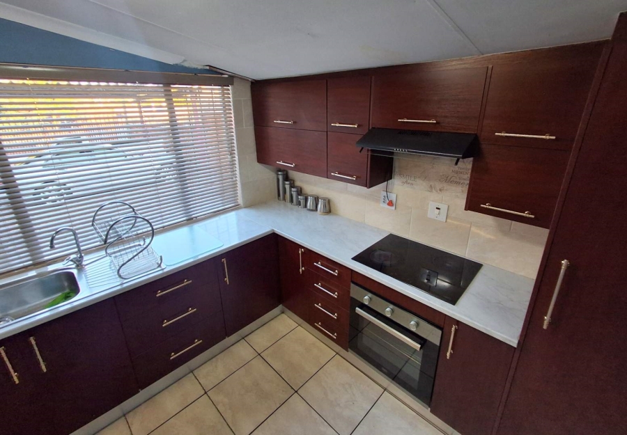 4 Bedroom Property for Sale in Jan Niemand Park Gauteng