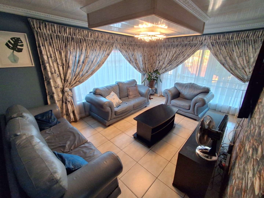 4 Bedroom Property for Sale in Jan Niemand Park Gauteng