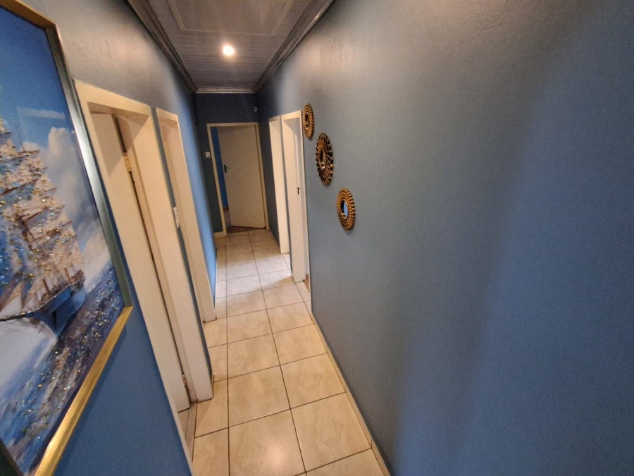 4 Bedroom Property for Sale in Jan Niemand Park Gauteng