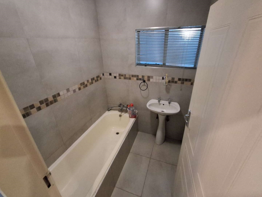 4 Bedroom Property for Sale in Jan Niemand Park Gauteng