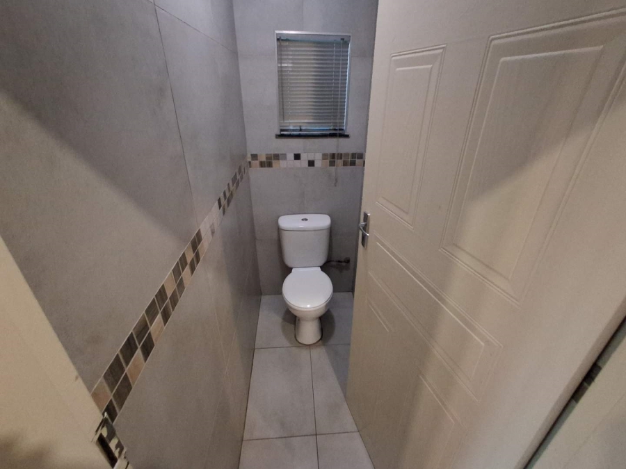 4 Bedroom Property for Sale in Jan Niemand Park Gauteng