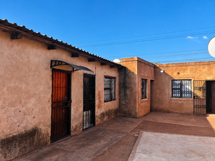 4 Bedroom Property for Sale in Soshanguve South Gauteng
