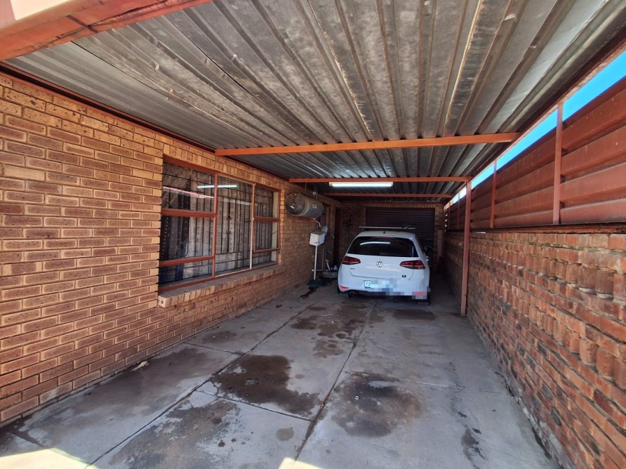 4 Bedroom Property for Sale in Soshanguve L Gauteng