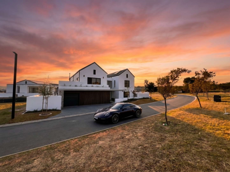 5 Bedroom Property for Sale in Helderfontein Estate Gauteng