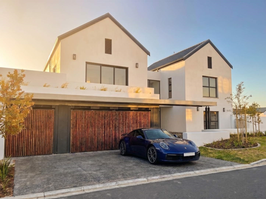 5 Bedroom Property for Sale in Helderfontein Estate Gauteng