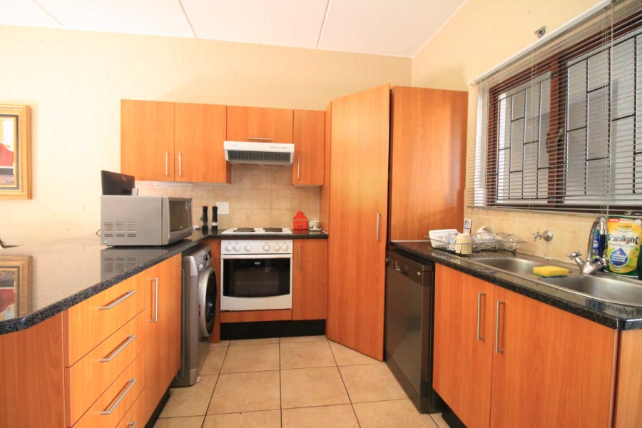To Let 1 Bedroom Property for Rent in Paulshof Gauteng