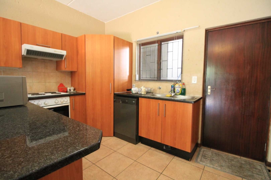 To Let 1 Bedroom Property for Rent in Paulshof Gauteng