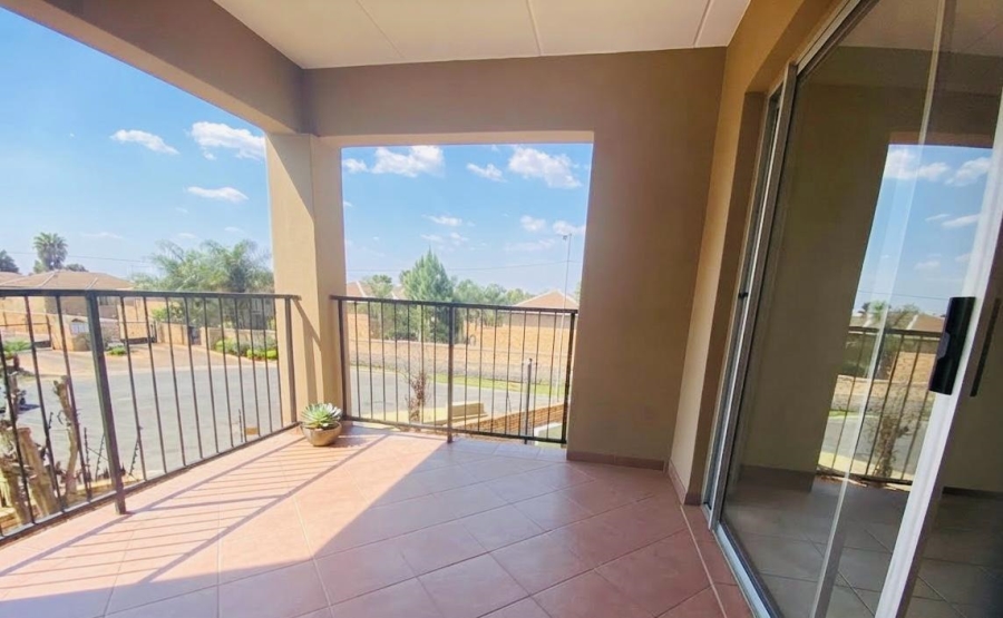 To Let 3 Bedroom Property for Rent in North Riding Gauteng