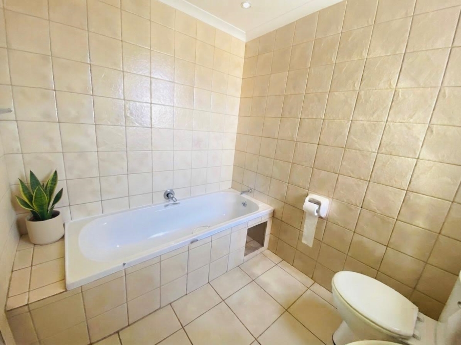 To Let 3 Bedroom Property for Rent in North Riding Gauteng