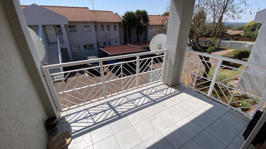 To Let 2 Bedroom Property for Rent in Fairland Gauteng
