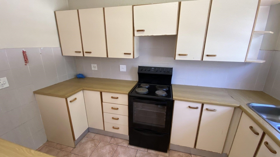To Let 2 Bedroom Property for Rent in Fairland Gauteng