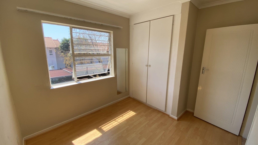 To Let 2 Bedroom Property for Rent in Fairland Gauteng