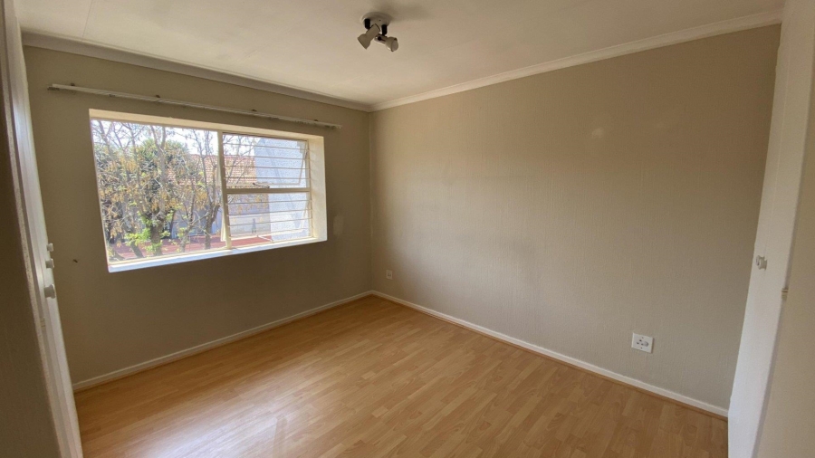 To Let 2 Bedroom Property for Rent in Fairland Gauteng