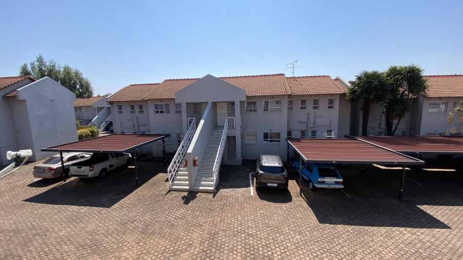 To Let 2 Bedroom Property for Rent in Fairland Gauteng