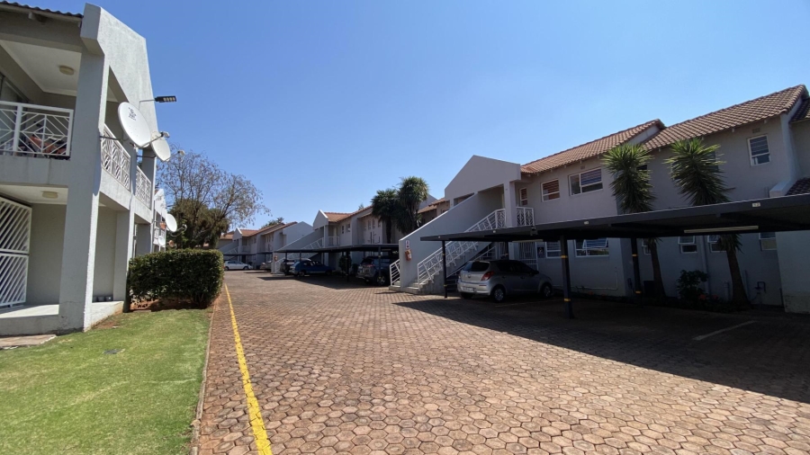 To Let 2 Bedroom Property for Rent in Fairland Gauteng
