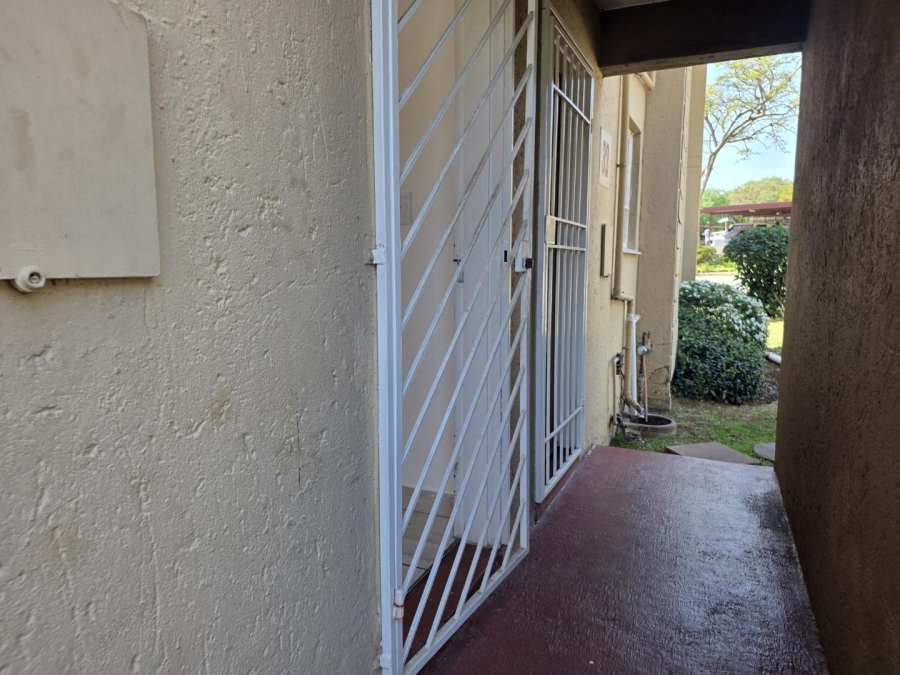 To Let 2 Bedroom Property for Rent in Vorna Valley Gauteng