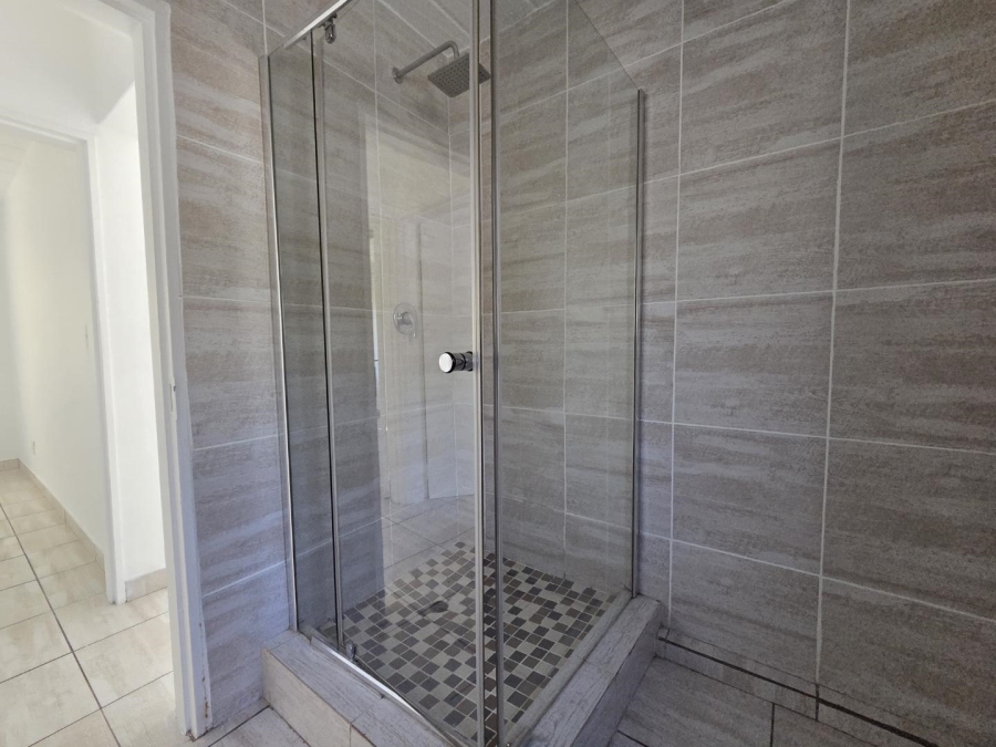 To Let 2 Bedroom Property for Rent in Vorna Valley Gauteng