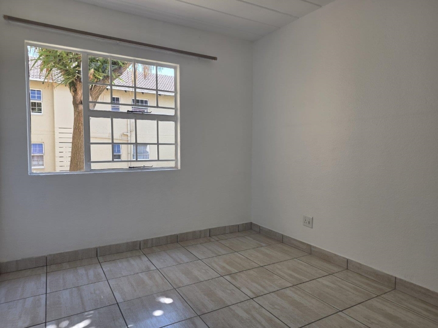 To Let 2 Bedroom Property for Rent in Vorna Valley Gauteng