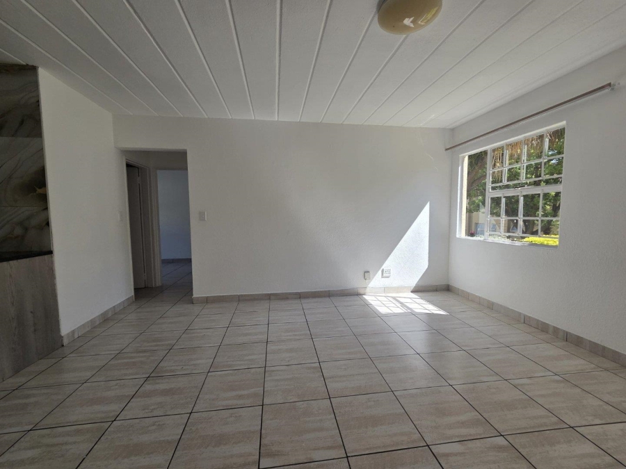 To Let 2 Bedroom Property for Rent in Vorna Valley Gauteng