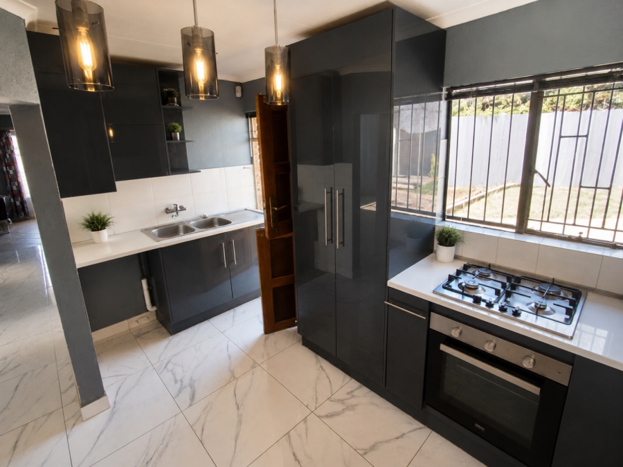 3 Bedroom Property for Sale in Silverton Gauteng