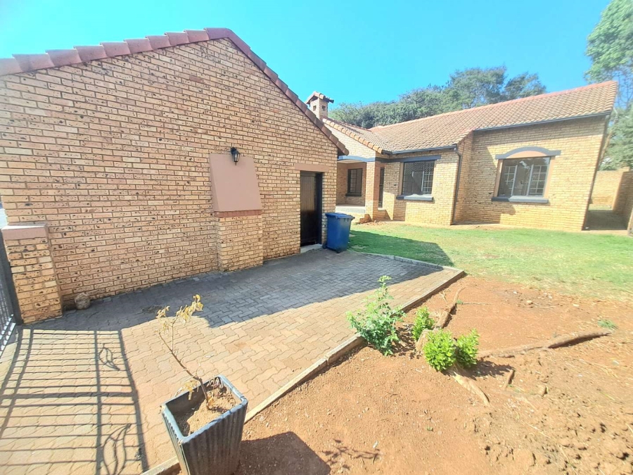 To Let 2 Bedroom Property for Rent in Equestria Gauteng